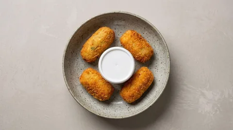 Small Jalapeño Poppers (4)